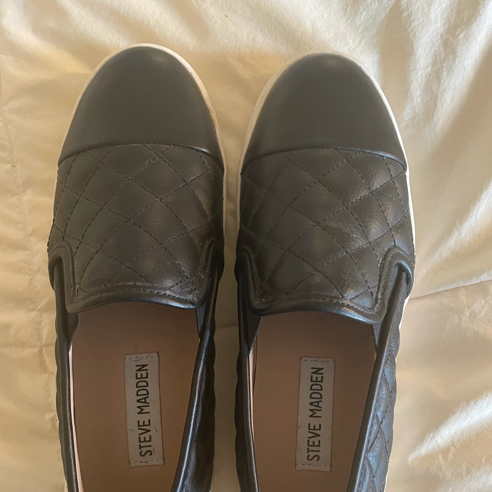 Steve Madden tennis shoes- never worn